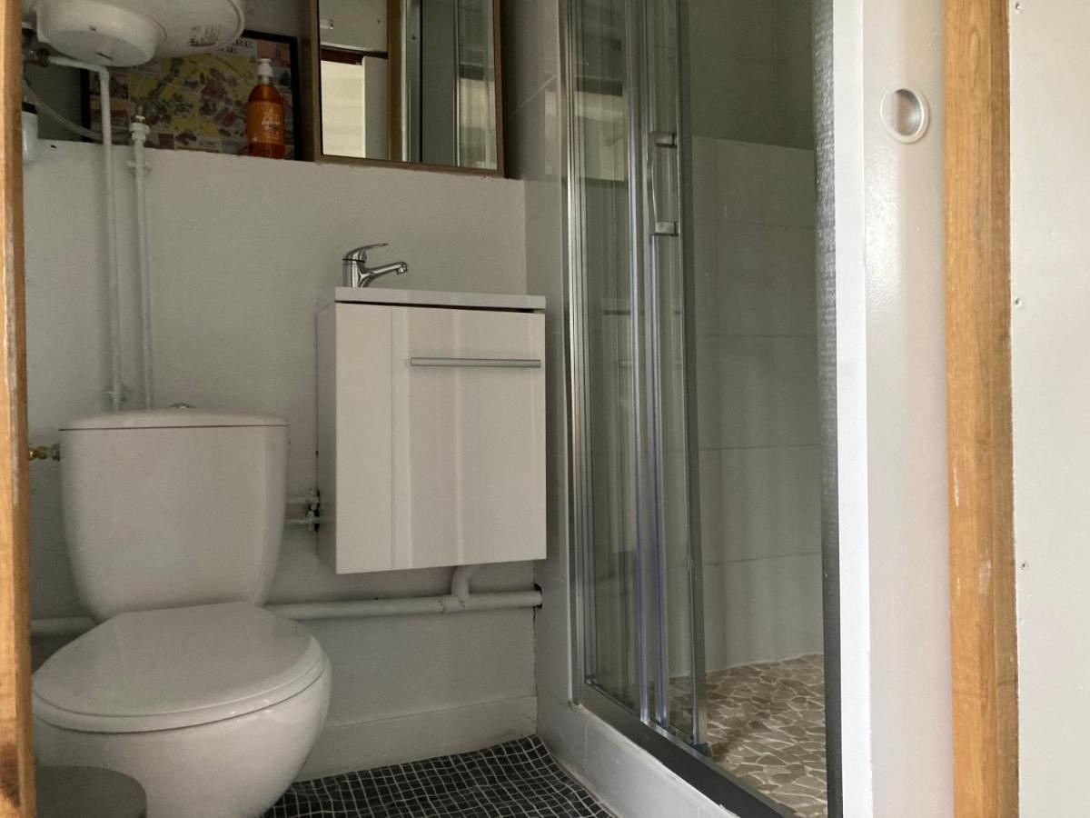 Вилла Tiny House Du Haras Cour Lozey Sainte-Marguerite-des-Loges Экстерьер фото